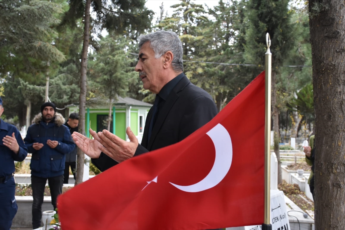 Tekirdağ'da şehit öğretmen Neşe Alten ve babası kabirleri başında anıldı