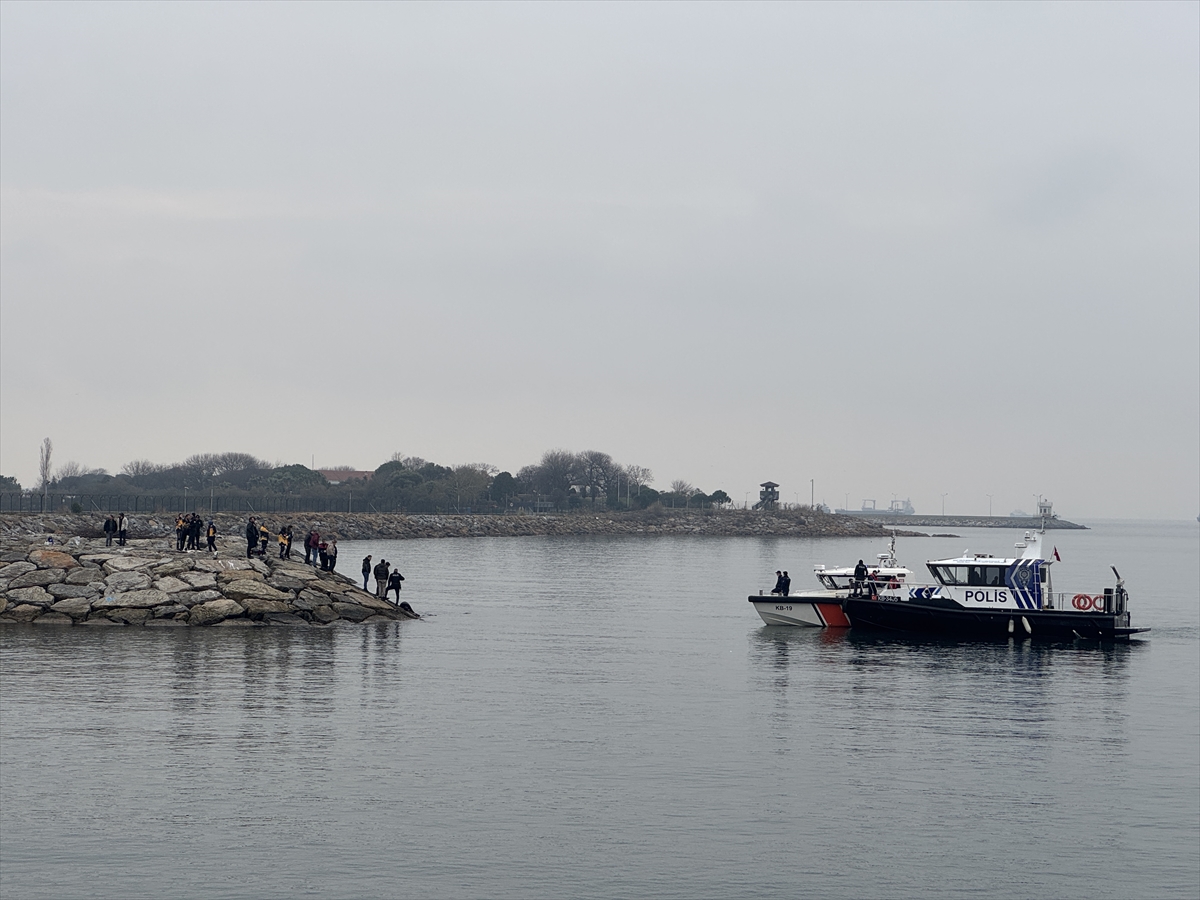 Tuzla sahilinde 2 ceset bulundu