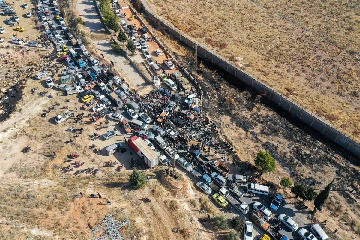 AA, Suriye'de çöken rejimin işkence merkezi Sednaya'da gizli bölmeleri araştıran ekiplerin çalışmalarını görüntüledi