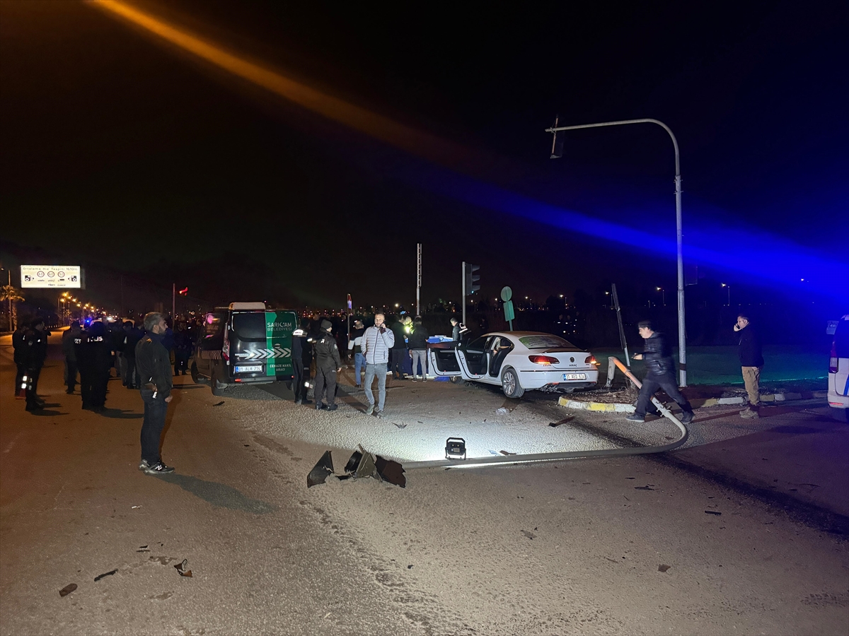 Adana'da uygulama noktasında otomobilin çarptığı polis şehit oldu