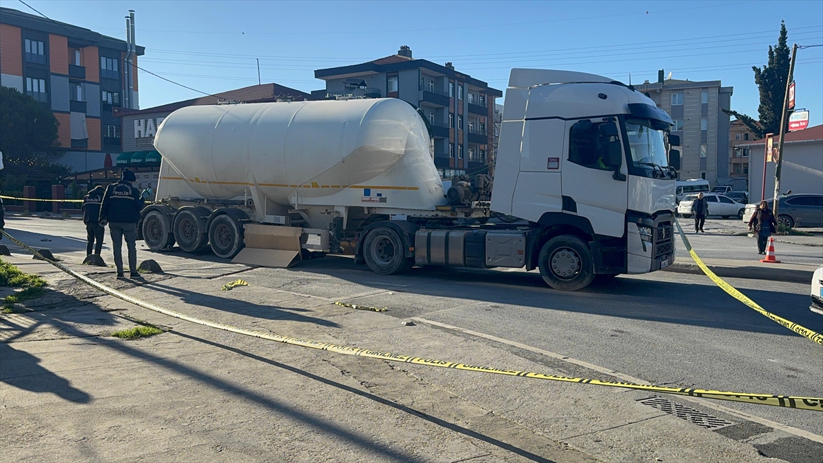 Arnavutköy'de tankerin altında kalan kişi öldü