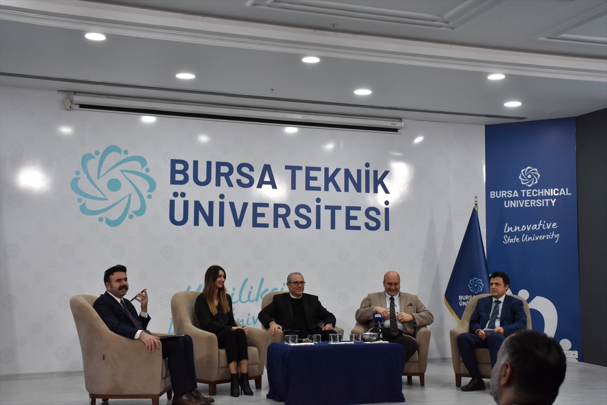 BTÜ'de “Dijital Çağın Yeni Paradigması: Yapay Zeka ile Toplumsal Dönüşüm” paneli düzenlendi