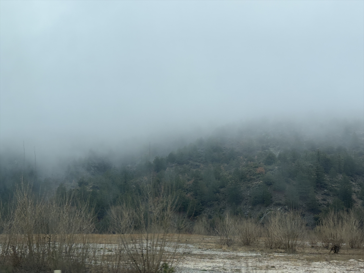 Çankırı-Kastamonu kara yolunda kar ve sis etkili oluyor