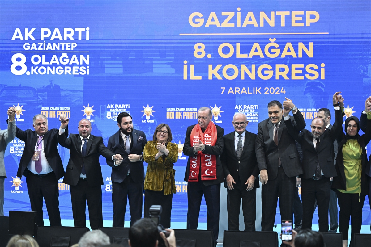 Cumhurbaşkanı Erdoğan: “(Deprem bölgesi) Söz verdiğimiz gibi en son hak sahibi kardeşimiz de yuvasına kavuşana kadar inşallah durmadan, dinlenmeden çalışacağız”