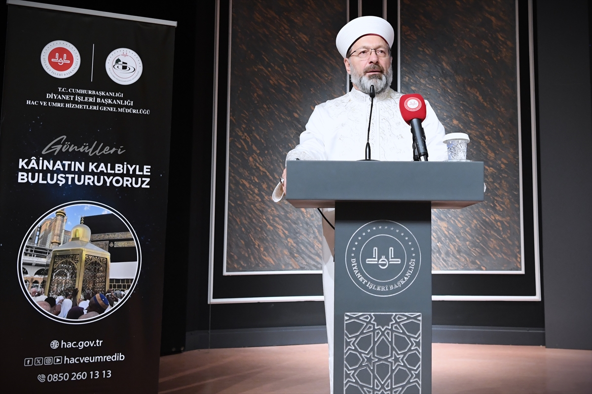 Diyanet İşleri Başkanı Erbaş, 2025 Hac Organizasyonu Kafile Görevlileri Eğitim Semineri'ne katıldı: