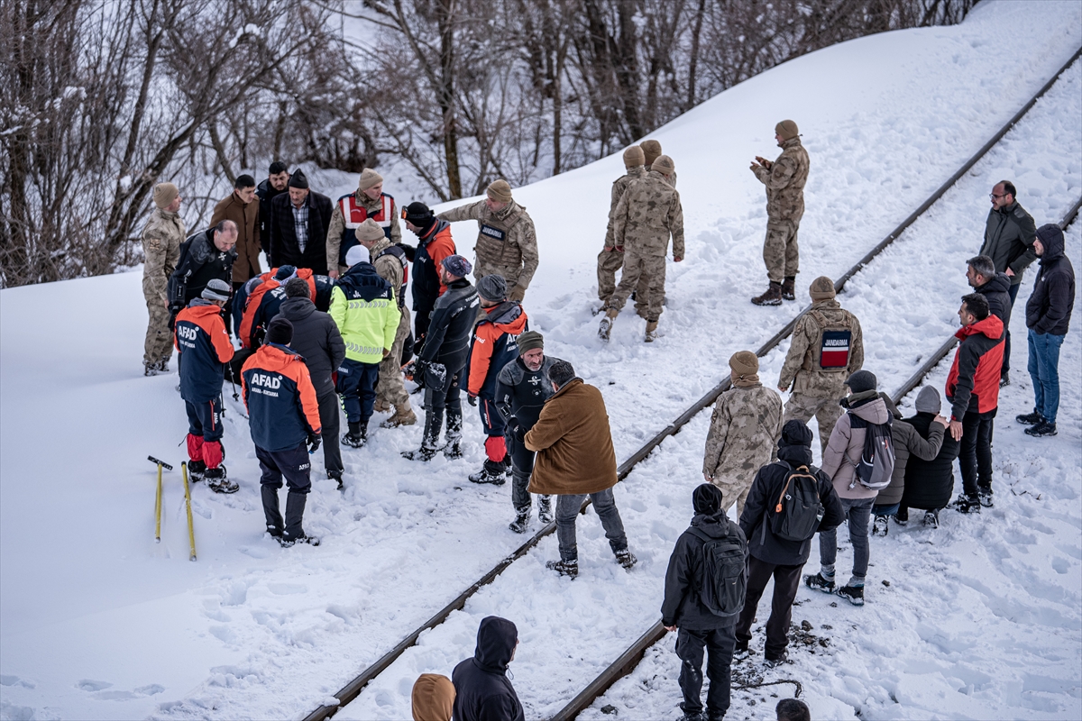 Erzurum'da kayıp ihbarı yapılan öğretmeni arama çalışması başlatıldı