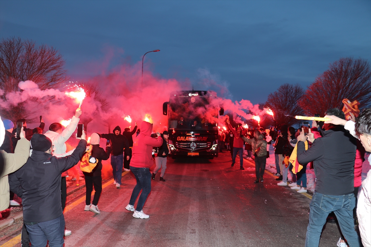 Galatasaray kafilesi, Sivas'a geldi