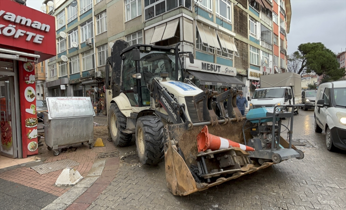 GÜNCELLEME – Kadıköy'de ana su şebekesinde meydana gelen patlamaya ilişkin çalışmalar tamamlandı