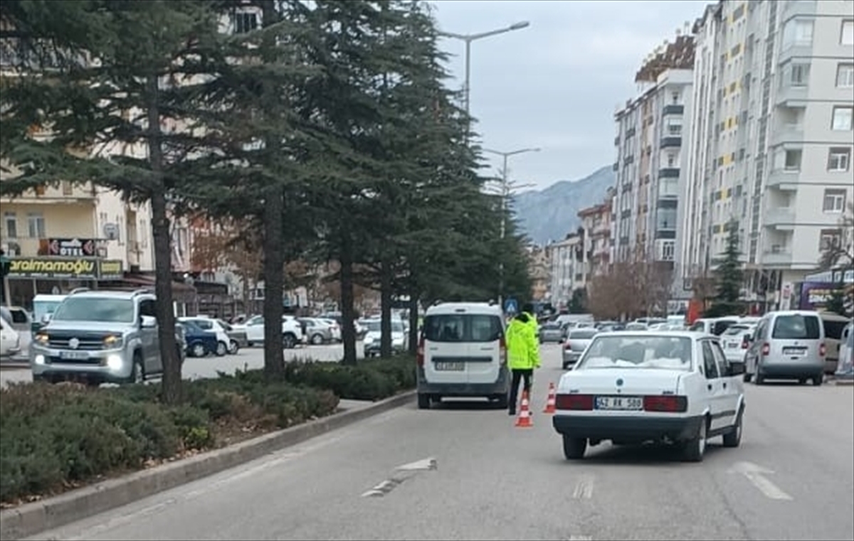 Konya'da iki ayrı trafik kazasında 3 kişi yaralandı