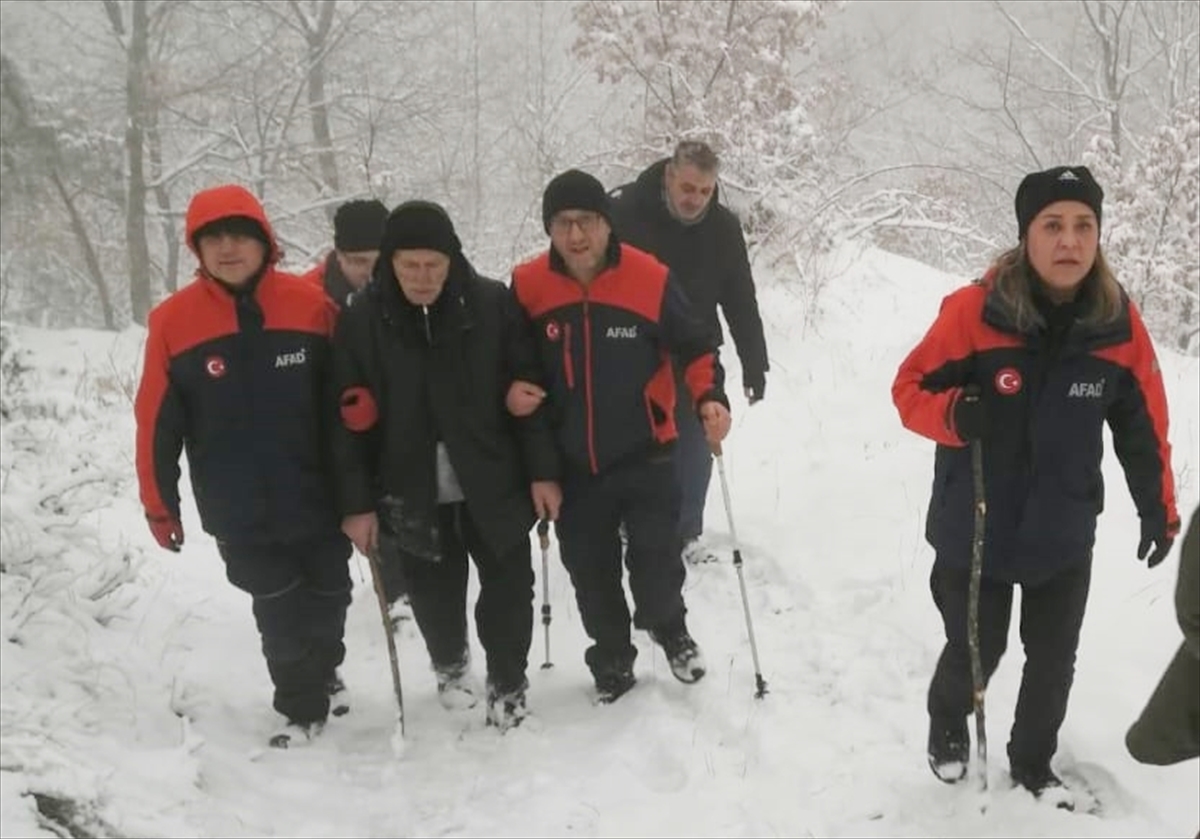 Kütahya'da kayıp olarak aranan kişi ormanda bulundu