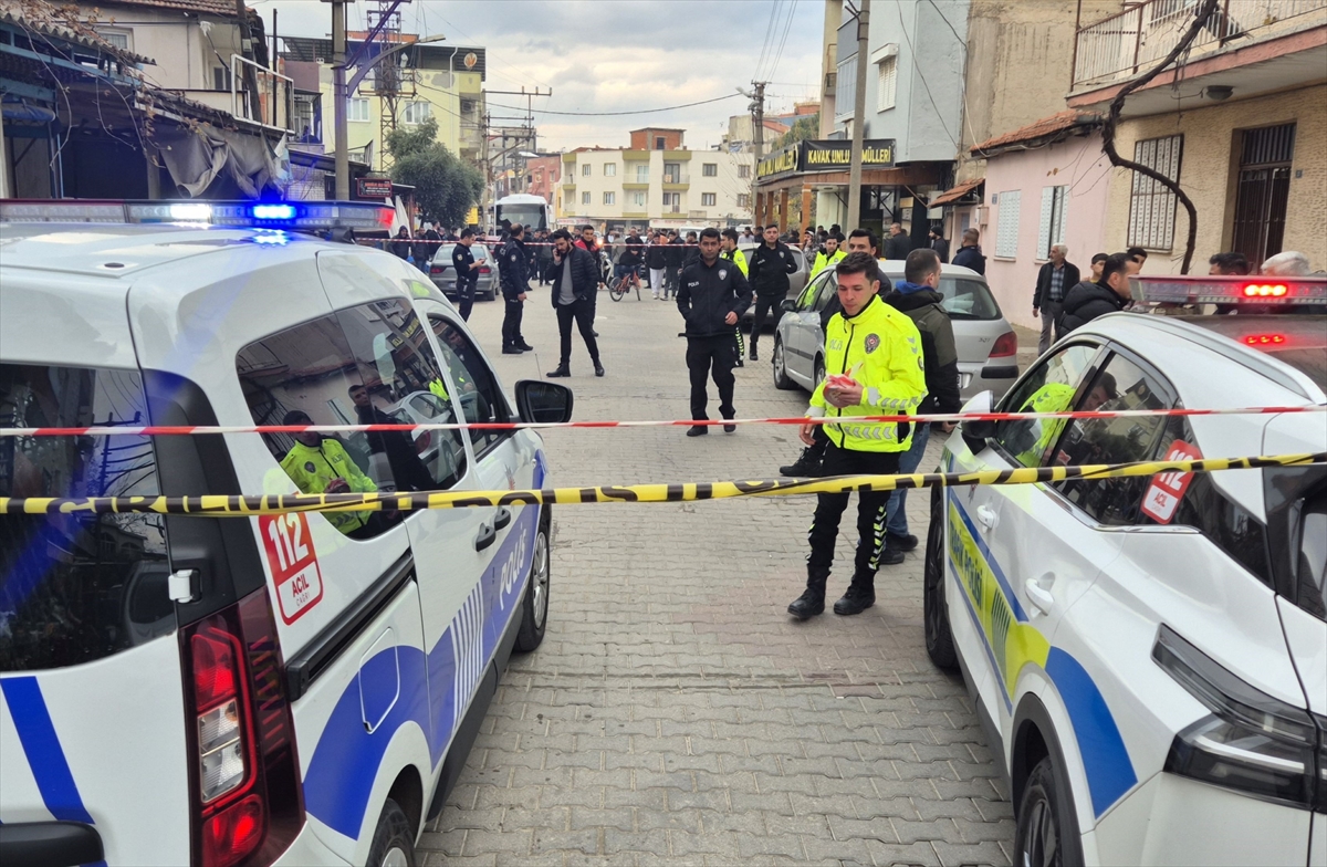 Manisa'da silahlı saldırıda 2 kişi yaralandı