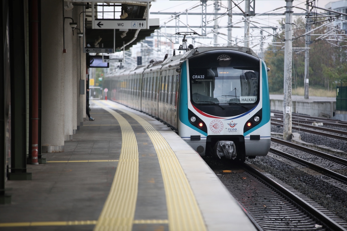 Marmaray bir günde 743 bin 596 yolcu taşıyarak rekor tazeledi