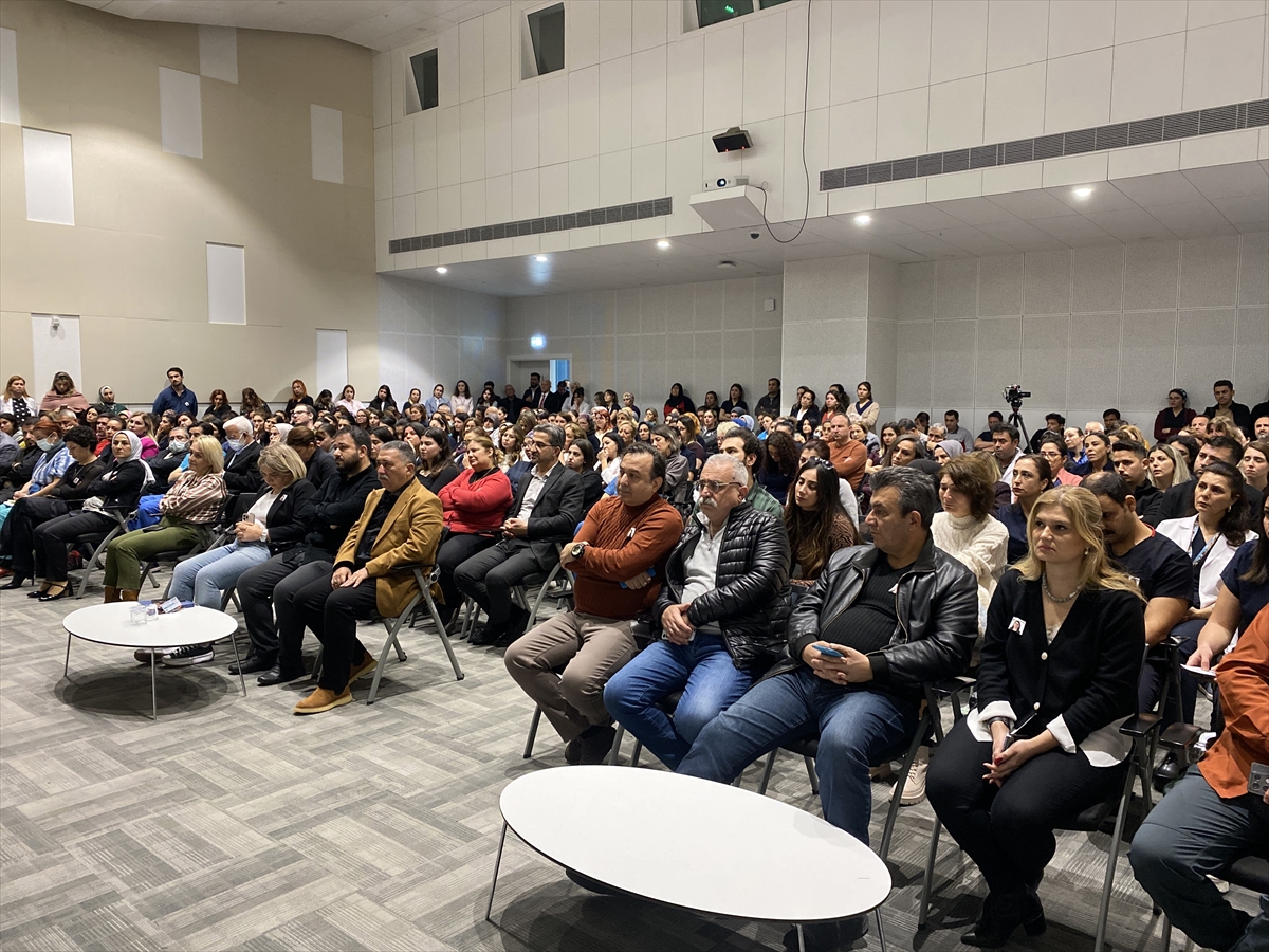 Mersin'de tabancayla öldürülen hemşire çalıştığı hastanede anıldı