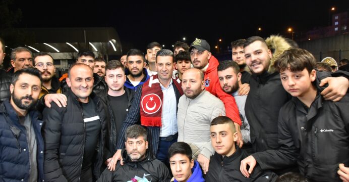 Türkiye Boks Federasyonu Başkanı Hekimoğlu, Trabzon'da çiçeklerle karşılandı: