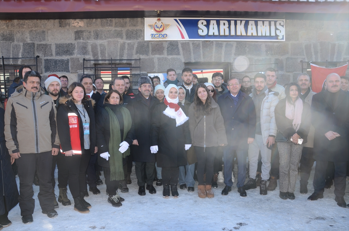 Aile ve Sosyal Hizmetler Bakanı Göktaş “Sarıkamış Ekspresi”ni karşıladı