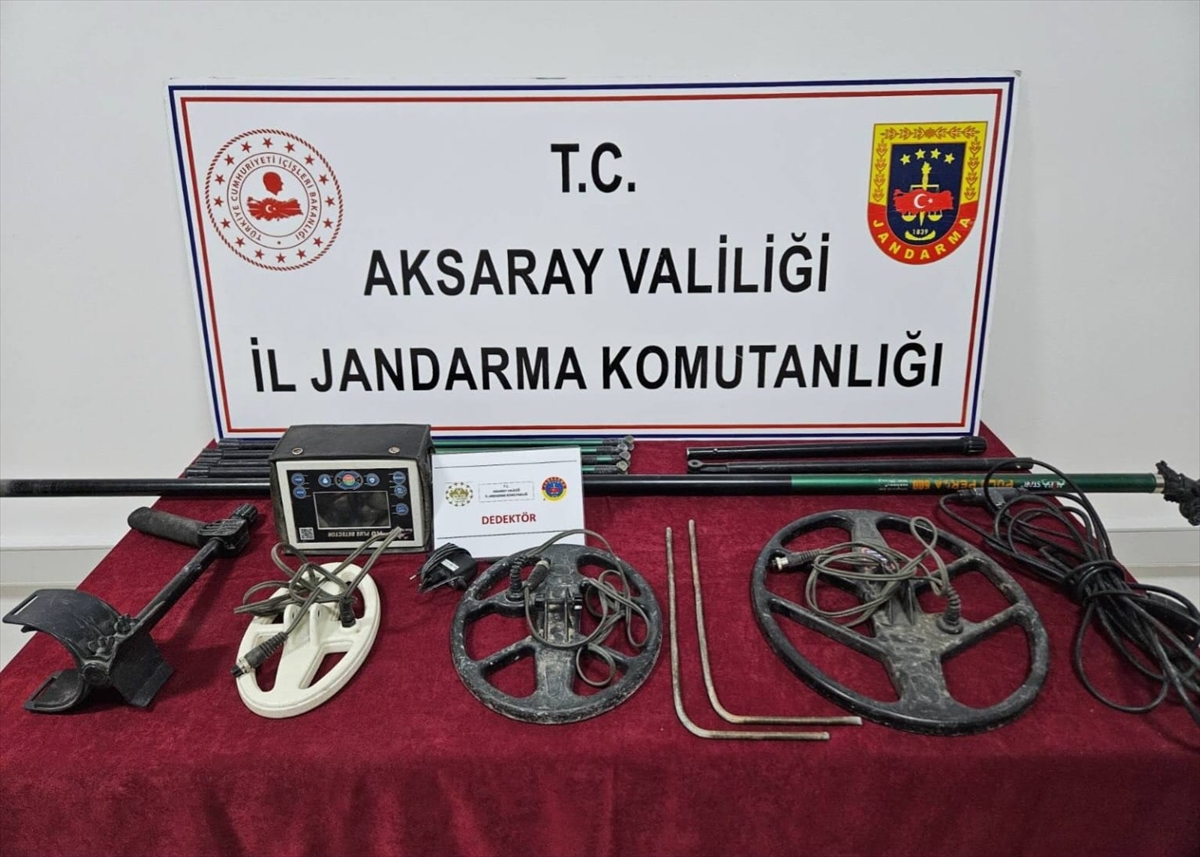 Aksaray'da saman balyalarıyla gizlediği tünelde kaçak kazı yapan kişi yakalandı