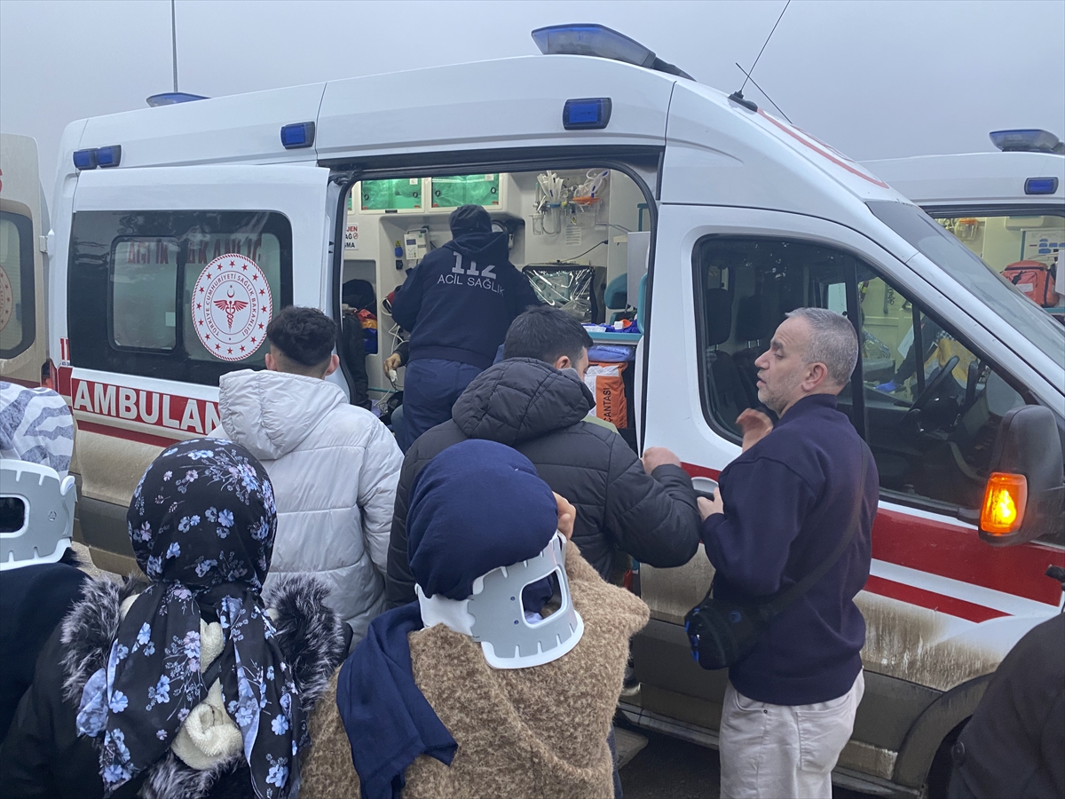 Ankara'da zincirleme trafik kazasında 26 kişi yaralandı