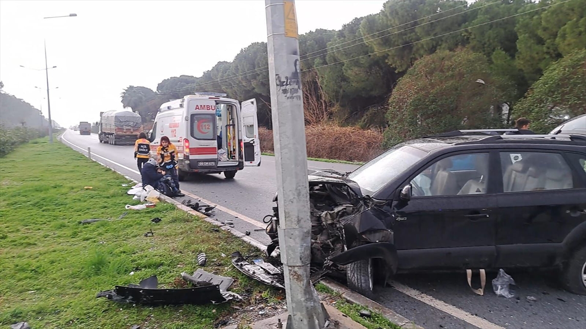 Aydın'da iki otomobilin çarpıştığı kazada 5 kişi yaralandı