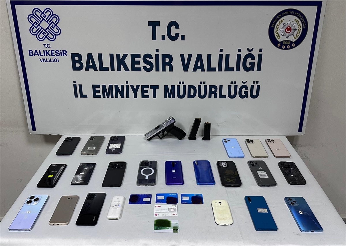 Balıkesir merkezli dolandırıcılık operasyonunda 13 şüpheli tutuklandı