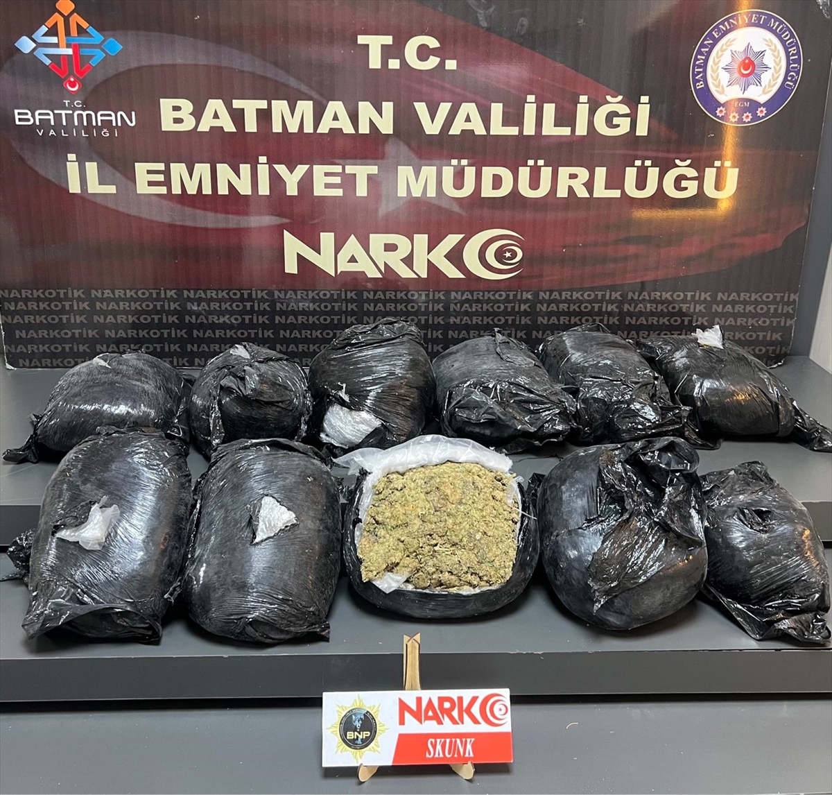 Batman'da otomobilde 11 kilo 200 gram skunk ele geçirildi