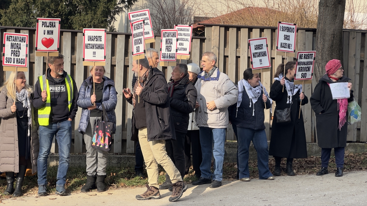 Bosna Hersek'te düzenlenen protestoda “Netanyahu Polonya'yı ziyaret etmesi halinde tutuklanmalı” mesajı