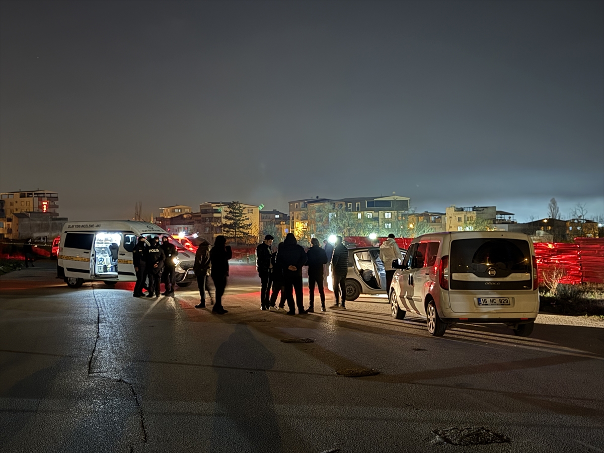 Bursa'da otomobilde silahla vurulmuş halde bulunan genç kadın öldü