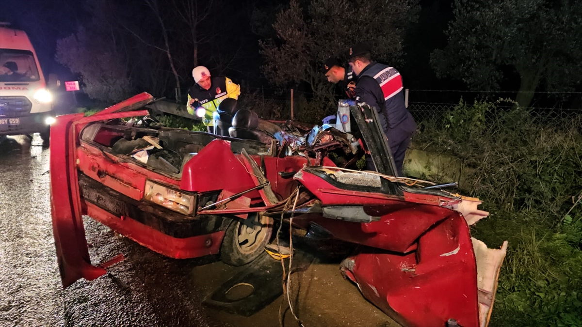 Bursa'da tır ile otomobilin çarpıştığı kazada 1 kişi öldü, 2 kişi yaralandı