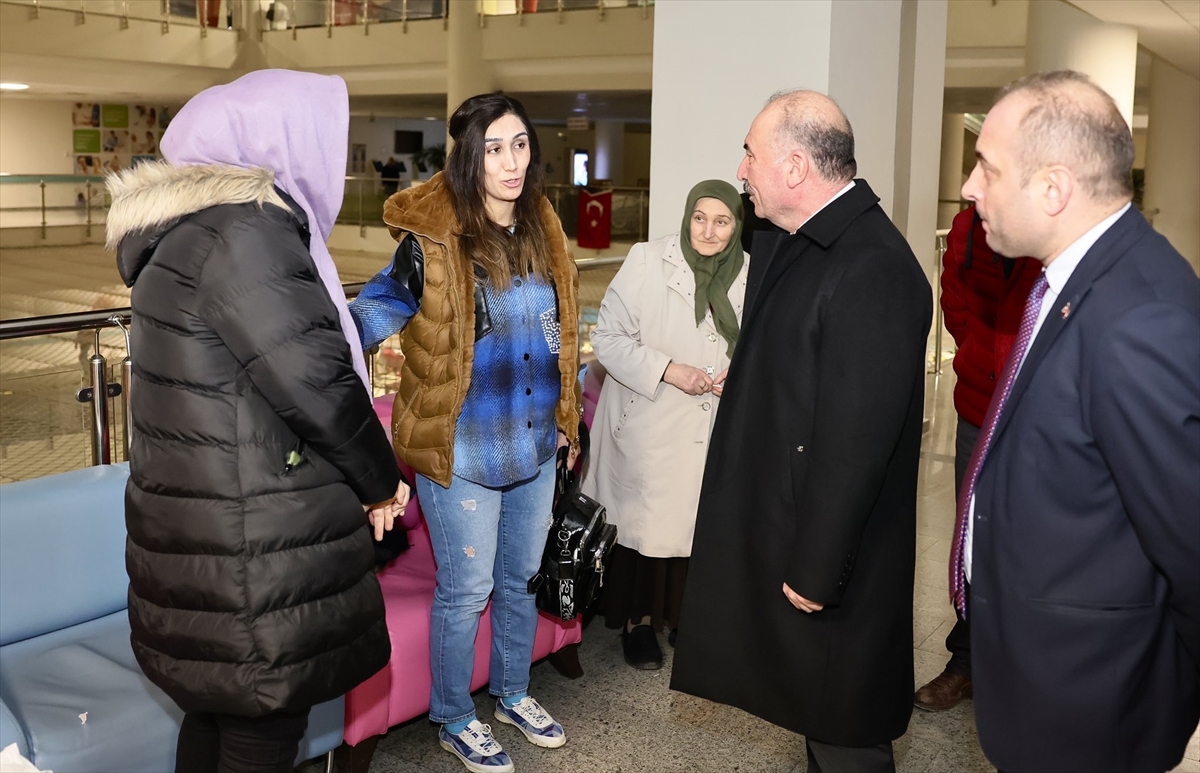 Çorum Valisi Çalgan'dan, kaza yerinde yaralanan trafik polisine ziyaret