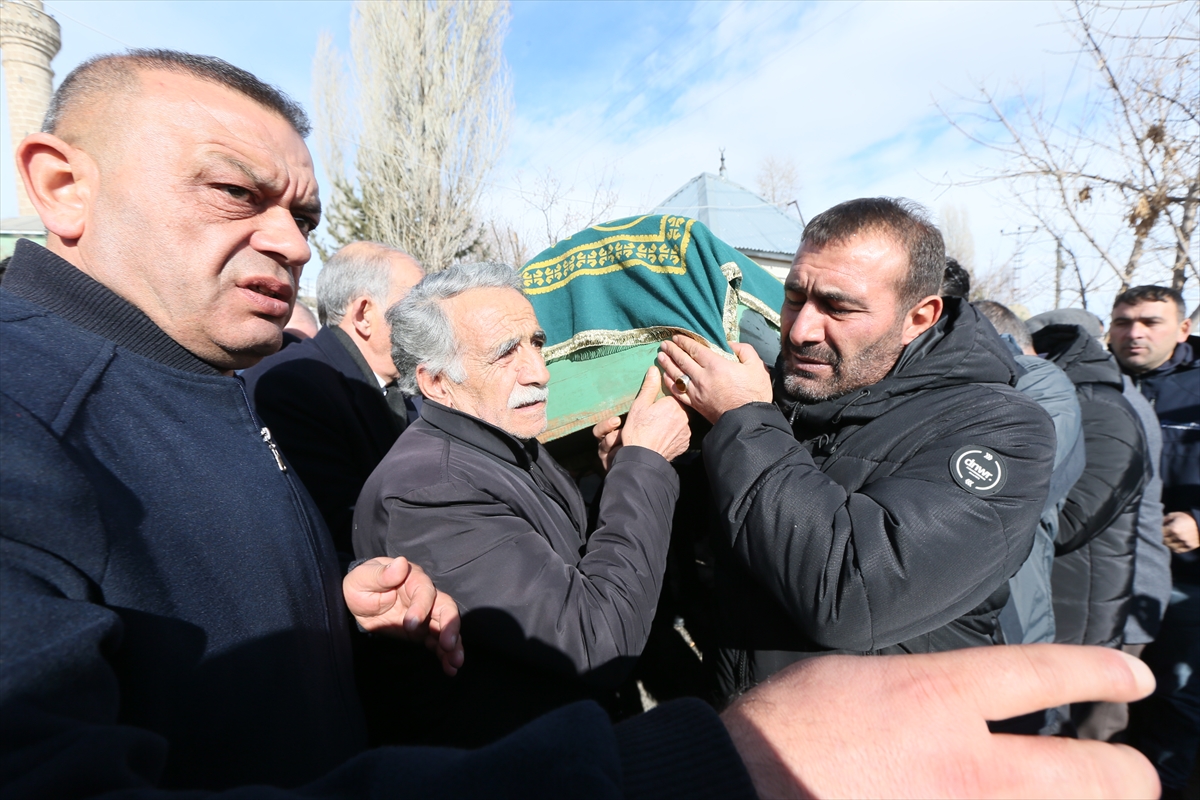 DEM Parti Eş Genel Başkanı Bakırhan'ın babasının cenazesi toprağa verildi