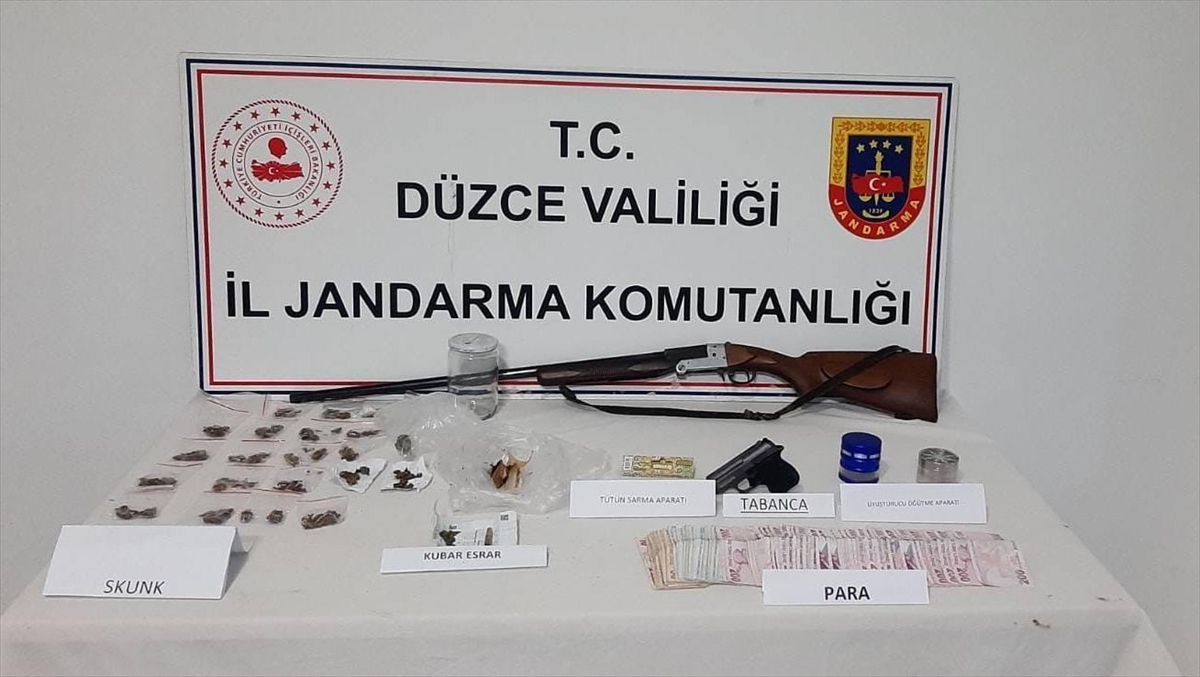 Düzce'de uyuşturucu operasyonunda 2 şüpheli tutuklandı