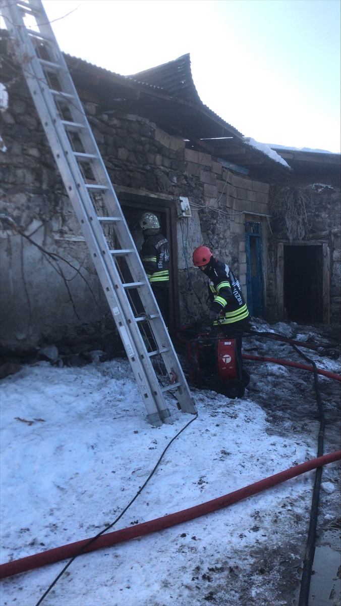 Erzurum'da evde çıkan yangında 1 kişi yaşamını yitirdi