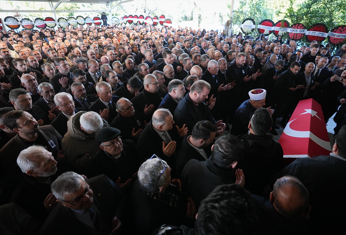 Eski milletvekili Yusuf Kırkpınar, İzmir'de son yolculuğuna uğurlandı