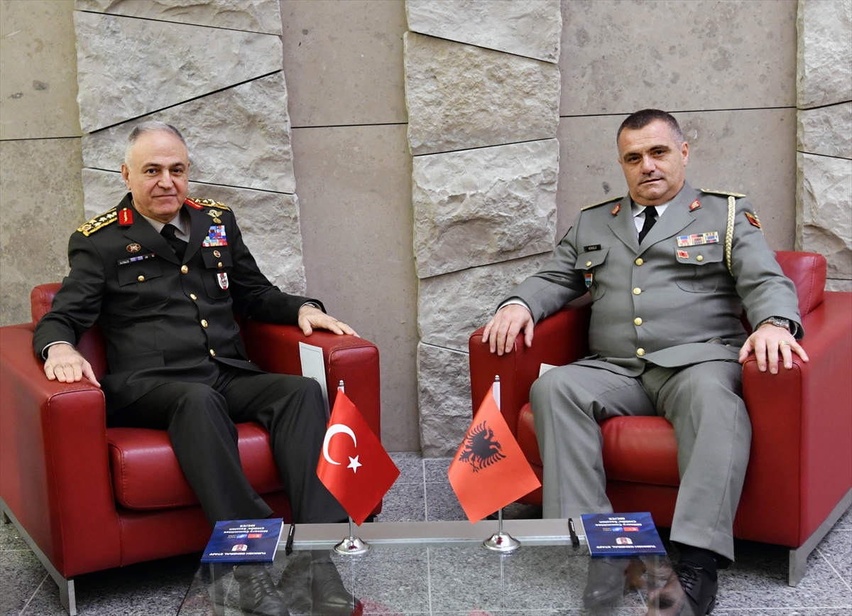 Genelkurmay Başkanı Orgeneral Gürak, Belçika'da bazı ülkelerin genelkurmay başkanlarıyla görüştü