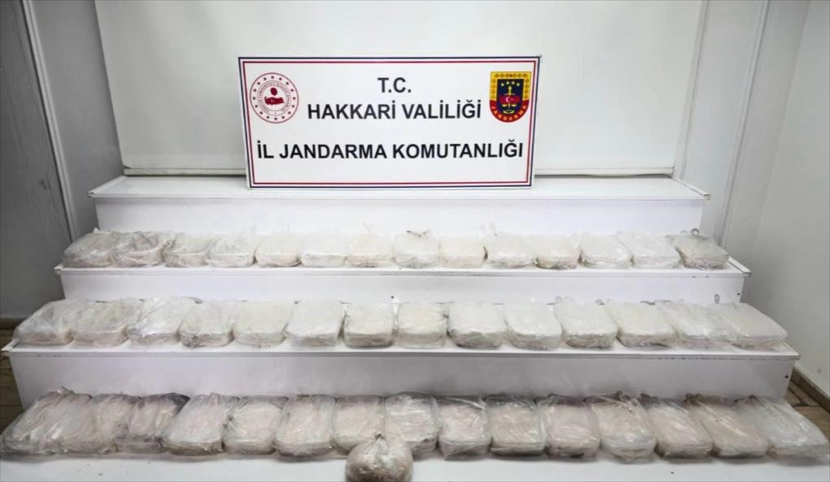 Hakkari'de 49 kilogram sentetik uyuşturucu ele geçirildi