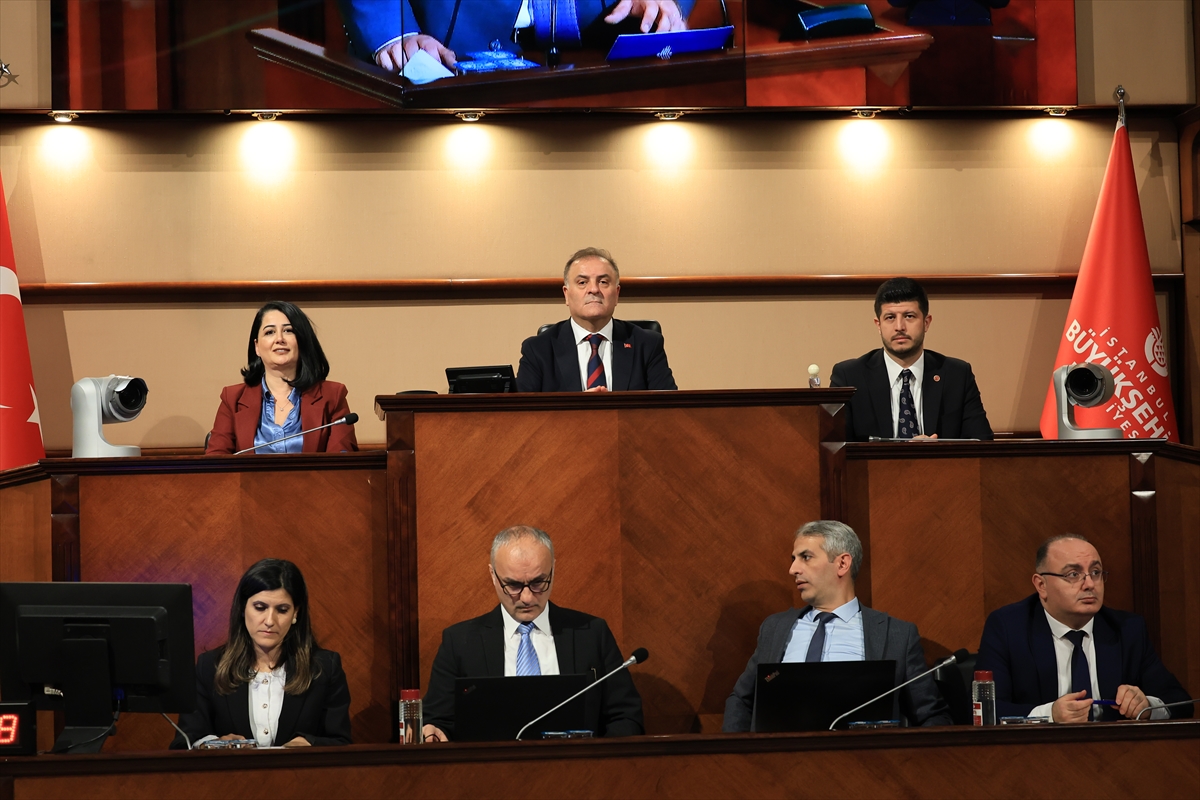 İBB Meclisinde, Beşiktaş Belediye Başkanı Akpolat'ın gözaltına alınması tartışıldı