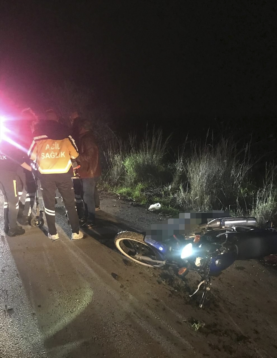 İzmir'de bariyere çarpan motosikletteki kardeş öldü, ağabey yaralandı