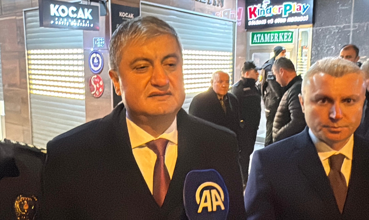 Karabük'te kar maskeli ve silahlı 3 kişi kuyumcu soydu