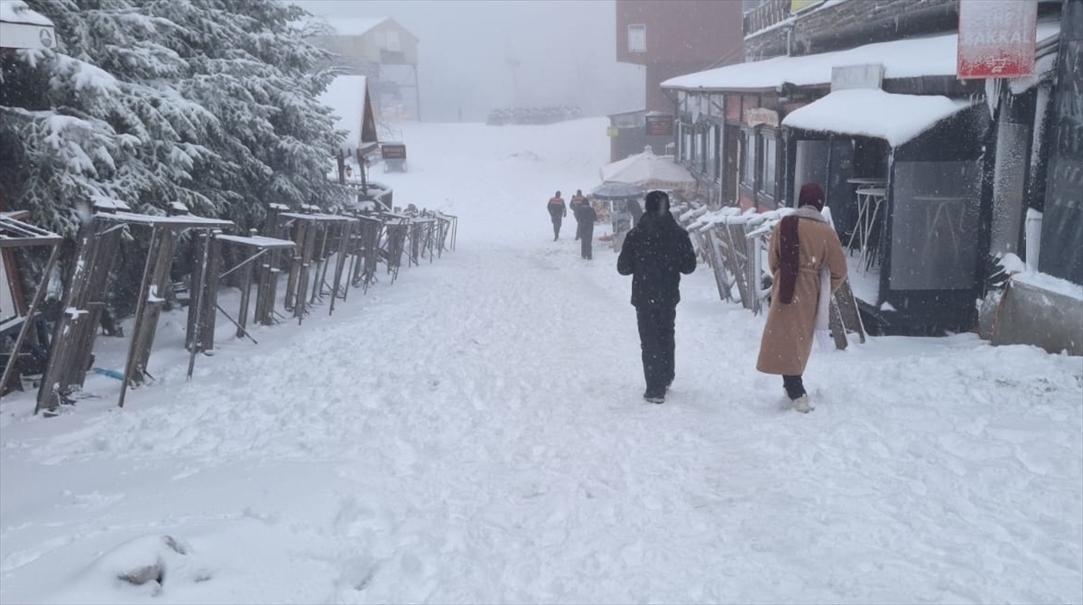 Kartepe'ye kar yağdı