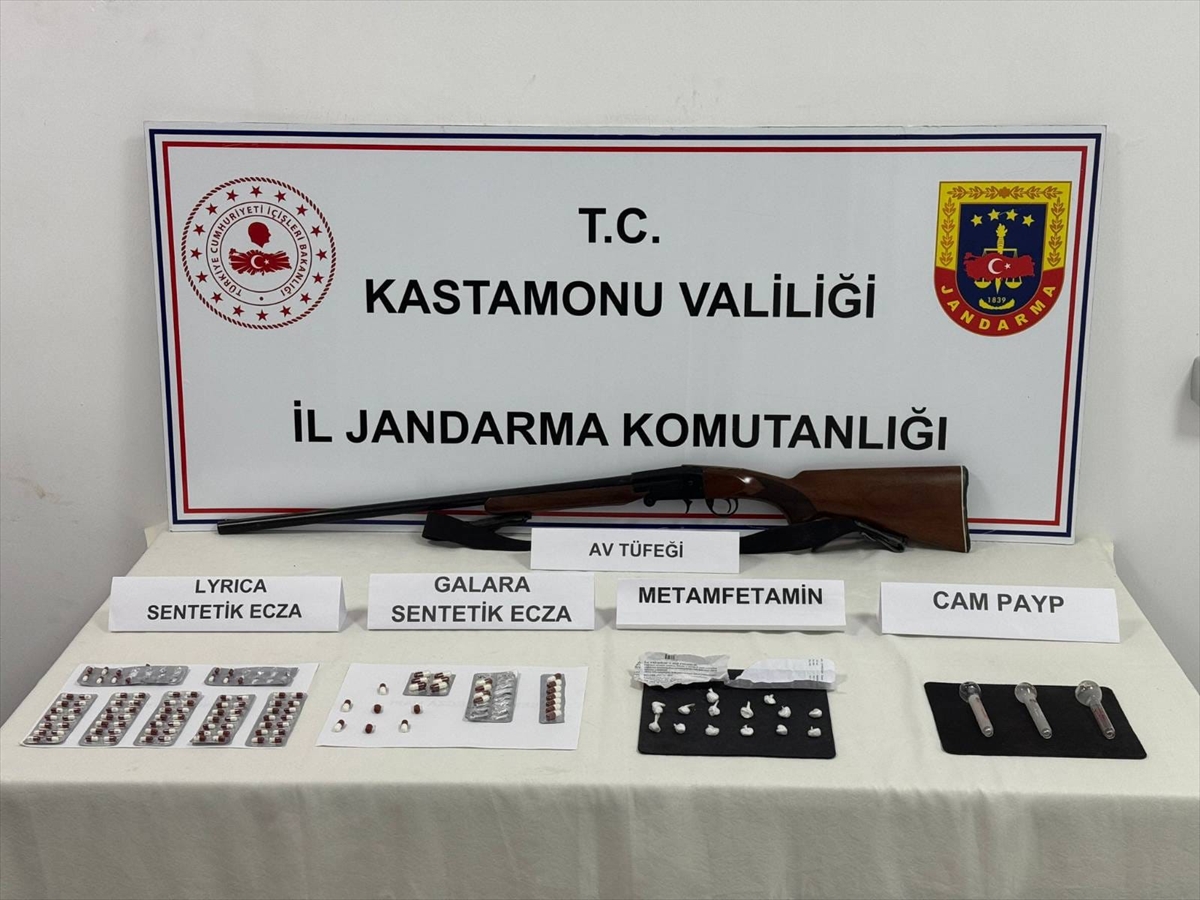 Kastamonu'da uyuşturucu operasyonunda 5 zanlı yakalandı