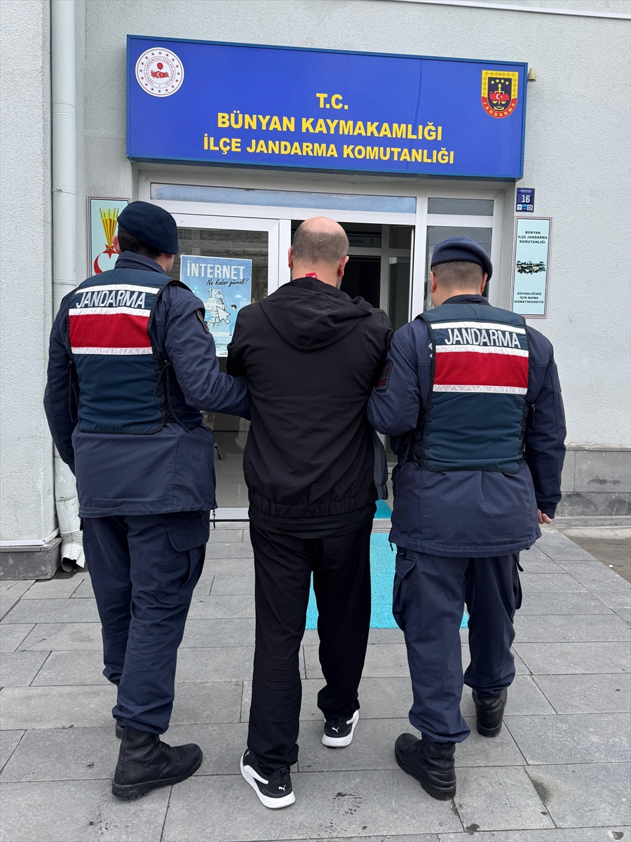 Kayseri'de hakkında 21 yıl 6 ay hapis cezası bulunan firari yakalandı