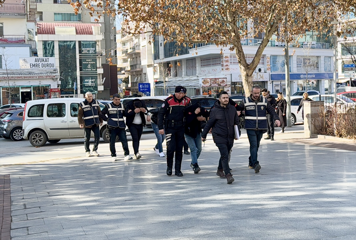 “Kombi bakımı” bahanesiyle 26 ilde 150'ye yakın kişiyi dolandıran 4 zanlı Kırşehir'de tutuklandı