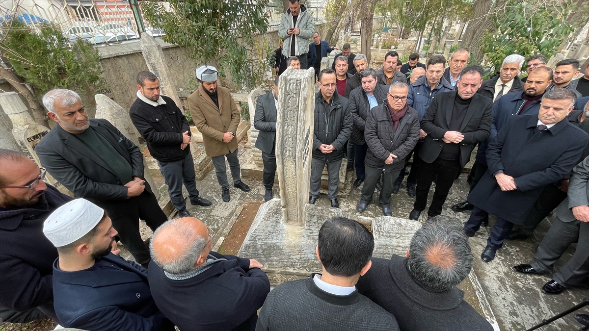 “Kudüs şairi” Mehmet Akif İnan, Şanlıurfa'daki mezarı başında anıldı