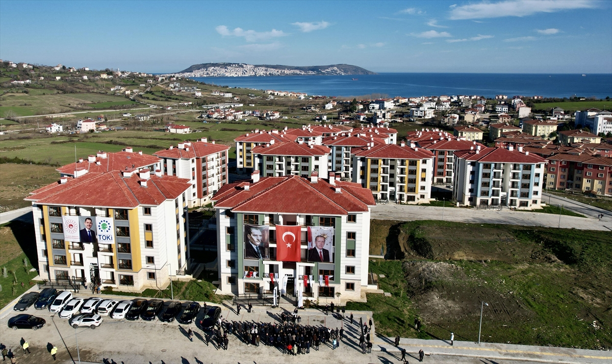 Sinop'ta yapımı tamamlanan TOKİ konutları hak sahiplerine teslim ediliyor