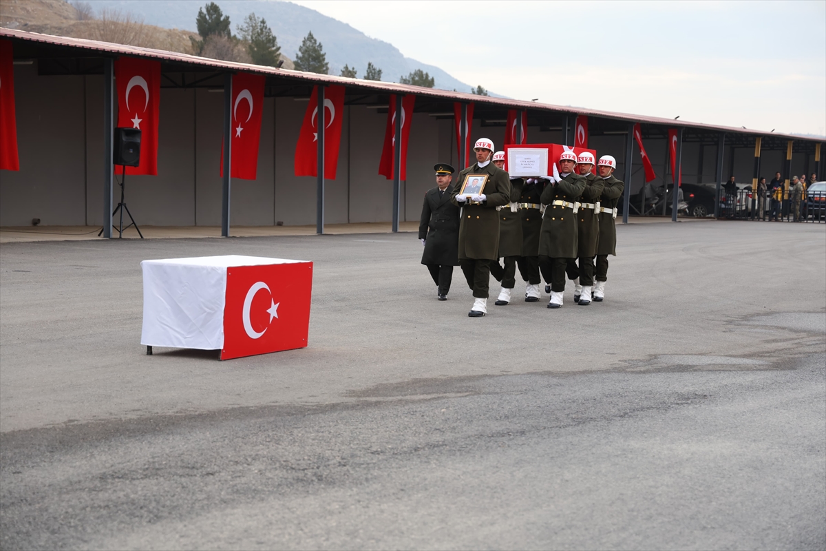 Şırnak'ta Pençe-Kaplan Operasyonu bölgesinde şehit olan asker için tören düzenlendi