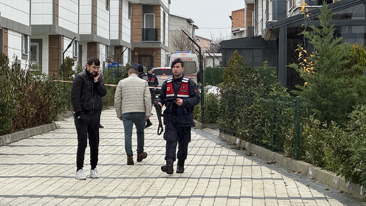 Tekirdağ'da kızını ve birlikte yaşadığı kadını silahla öldüren kişi intihar girişiminde bulundu