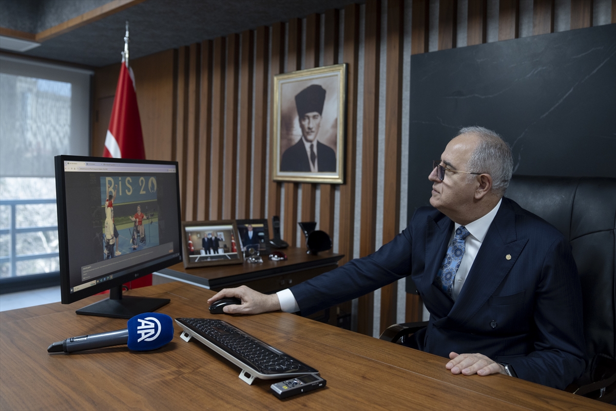 Türkiye Voleybol Federasyonu Başkanı Üstündağ, AA'nın “Yılın Kareleri” oylamasına katıldı: