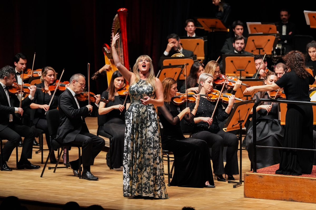 Ünlü soprano Sinead Campbell Wallace, İstanbul'da konser verdi