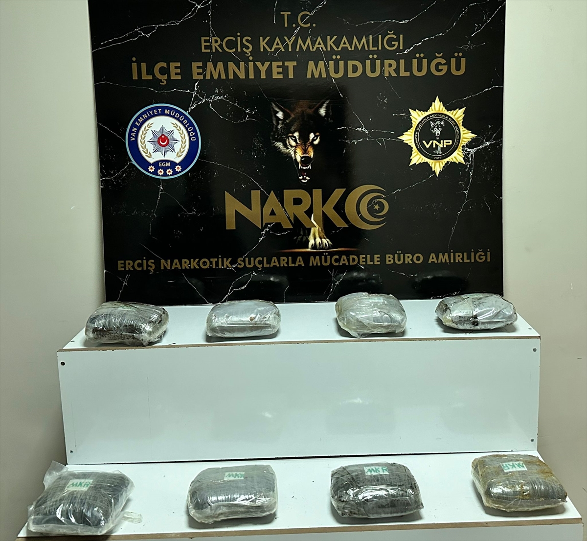 Van'da 8 kilo 750 gram esrar ele geçirildi