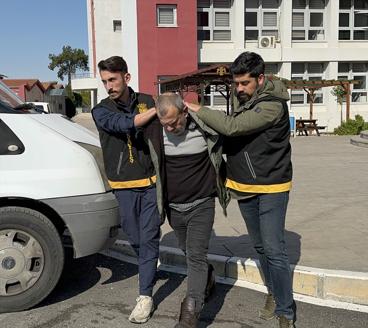 Adana'da 1 kişinin tüfekle öldürülmesine ilişkin yakalanan zanlı tutuklandı