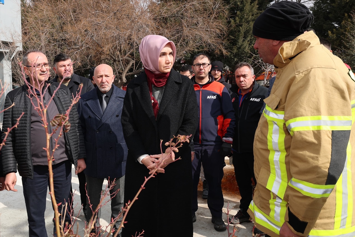 GÜNCELLEME – Afyonkarahisar'da orman ürünleri fabrikasında çıkan yangın kontrol altına alındı